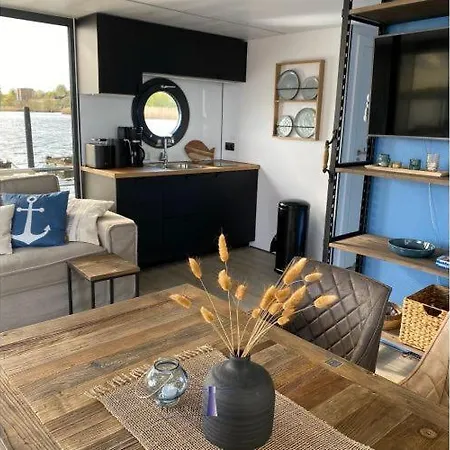 Hausboot Fjord Ankerplatz Mit Biosauna In Slesvig