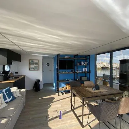 Bådhotel Hausboot Fjord Ankerplatz Mit Biosauna In *