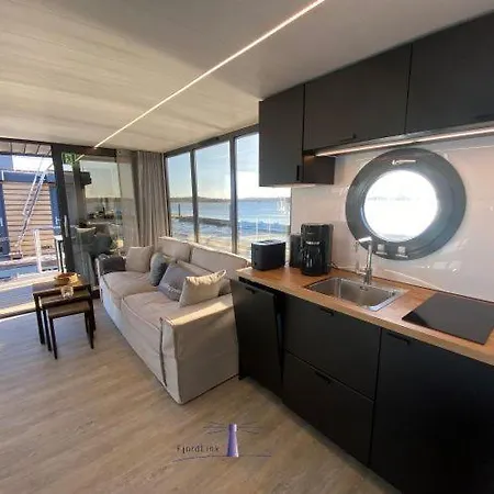 Bådhotel Hausboot Fjord Ankerplatz Mit Biosauna In Slesvig