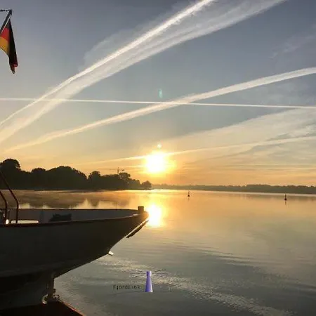 Hausboot Fjord Ankerplatz Mit Biosauna In
