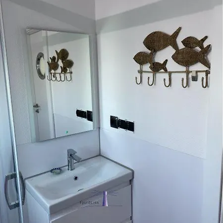 Hausboot Fjord Ankerplatz Mit Biosauna In Slesvig