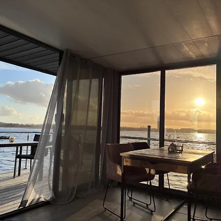 Úszó hotel Hausboot Fjord Ankerplatz Mit Biosauna In Schleswig
