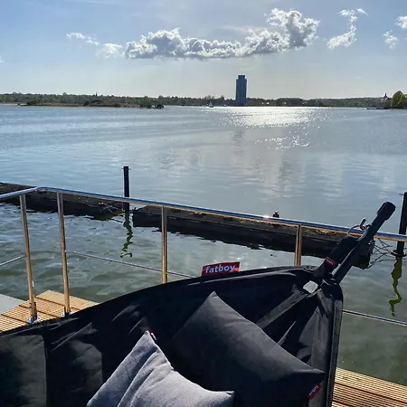 Hausboot Fjord Ankerplatz Mit Biosauna In Úszó hotel