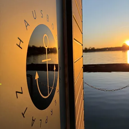 Úszó hotel Hausboot Fjord Ankerplatz Mit Biosauna In
