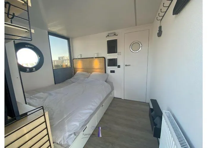 Botel Hausboot Fjord Ankerplatz Mit Biosauna In